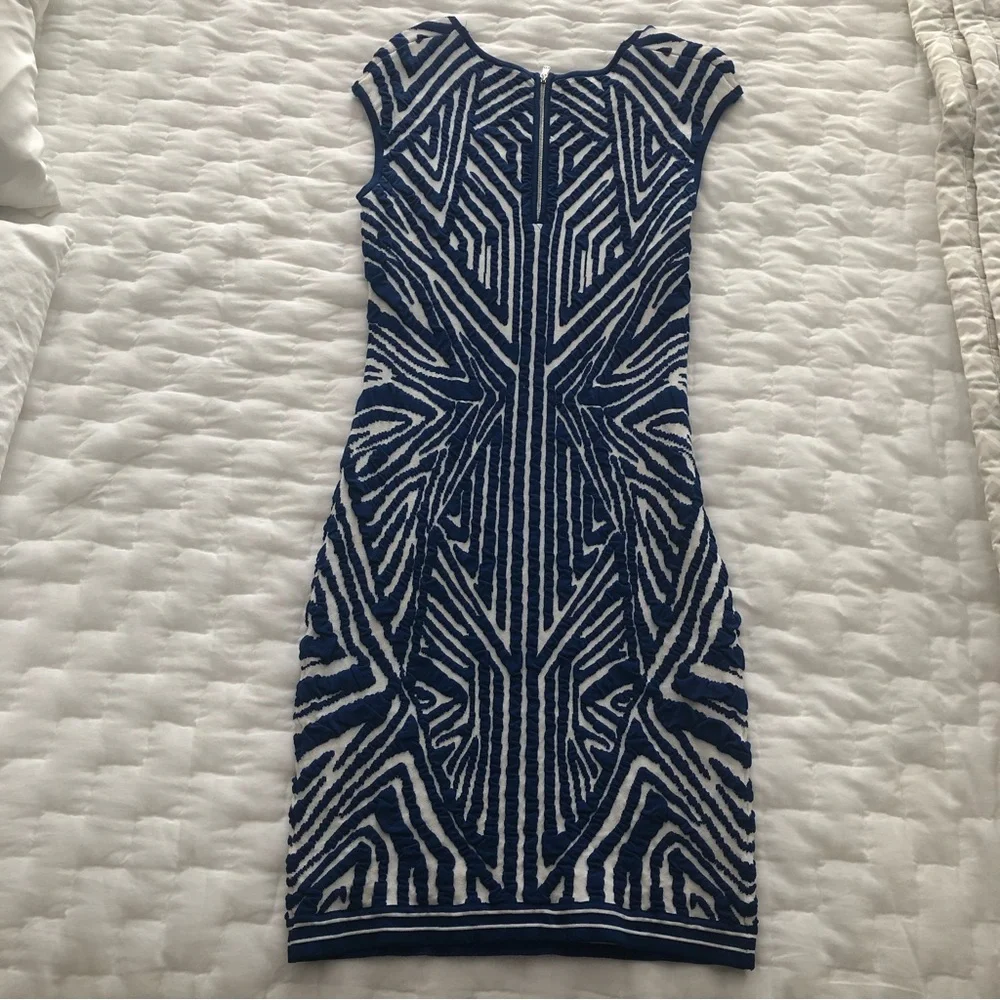 Milly blue & white geometric bodycon knit dress - Picture 2 of 5